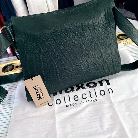 Maxon Collection Forest Green Textured Handbag. New with Tags. - Picture 15 of 15